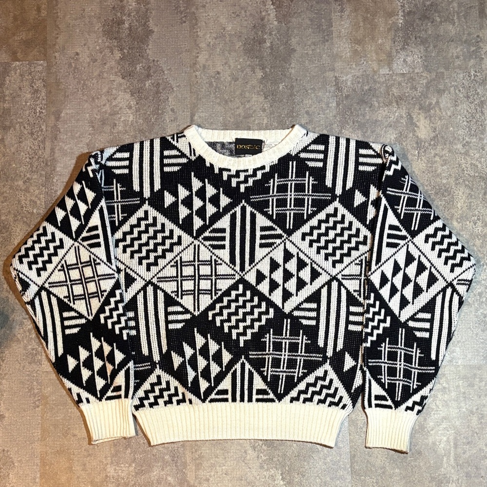 Noroic Black and White Geometric Sweater Medium